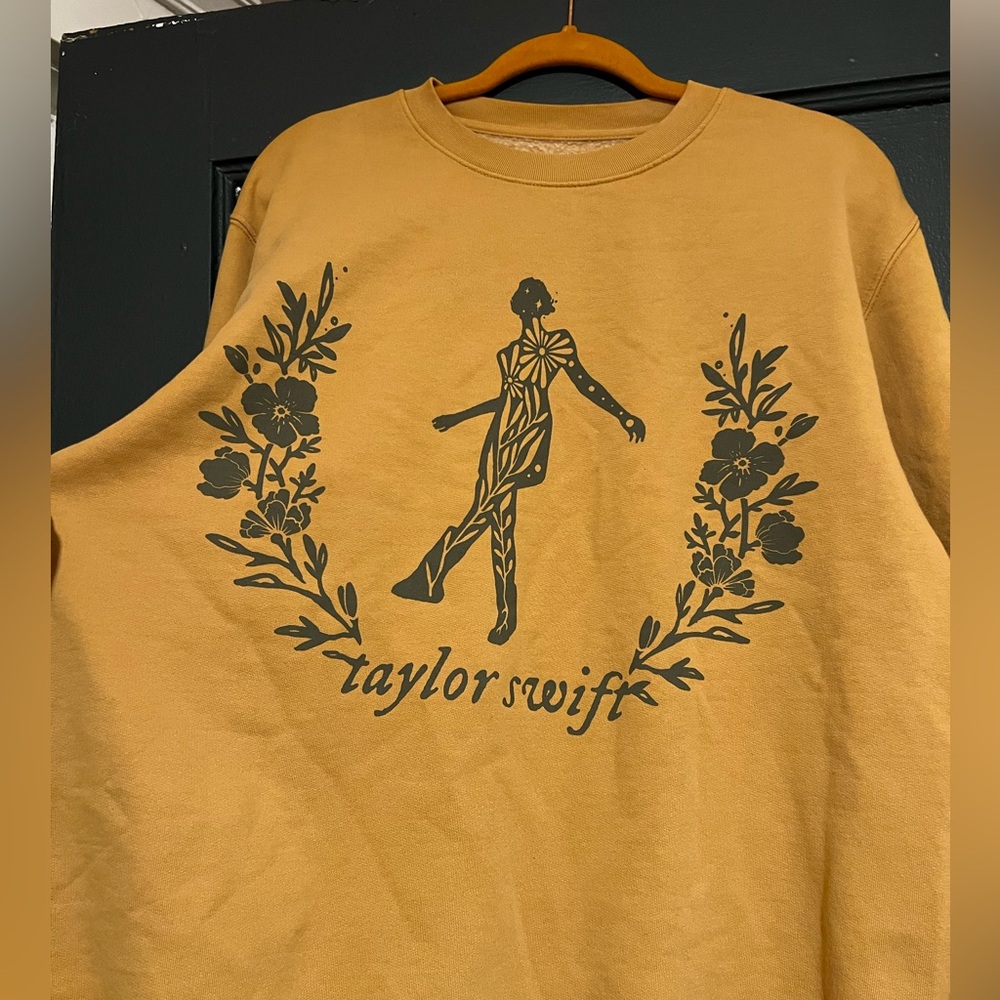 Still on that tightrope sweatshirt - Taylor Swift